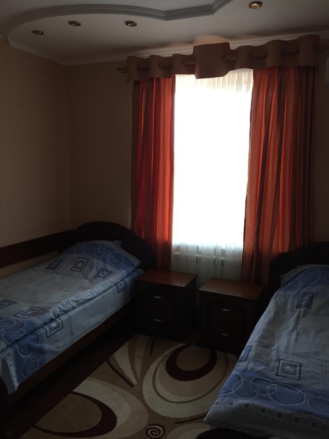 Hotel Oktan Kryve Ozero Luaran gambar
